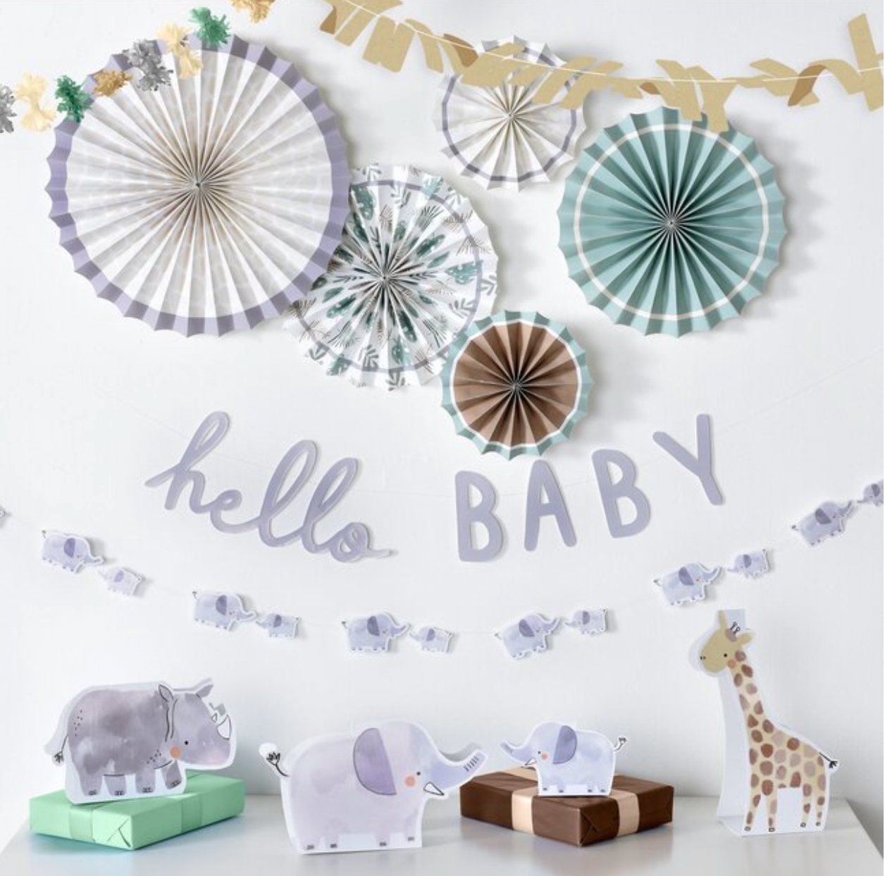 Soft Jungle Room Decorating Kit 13ct