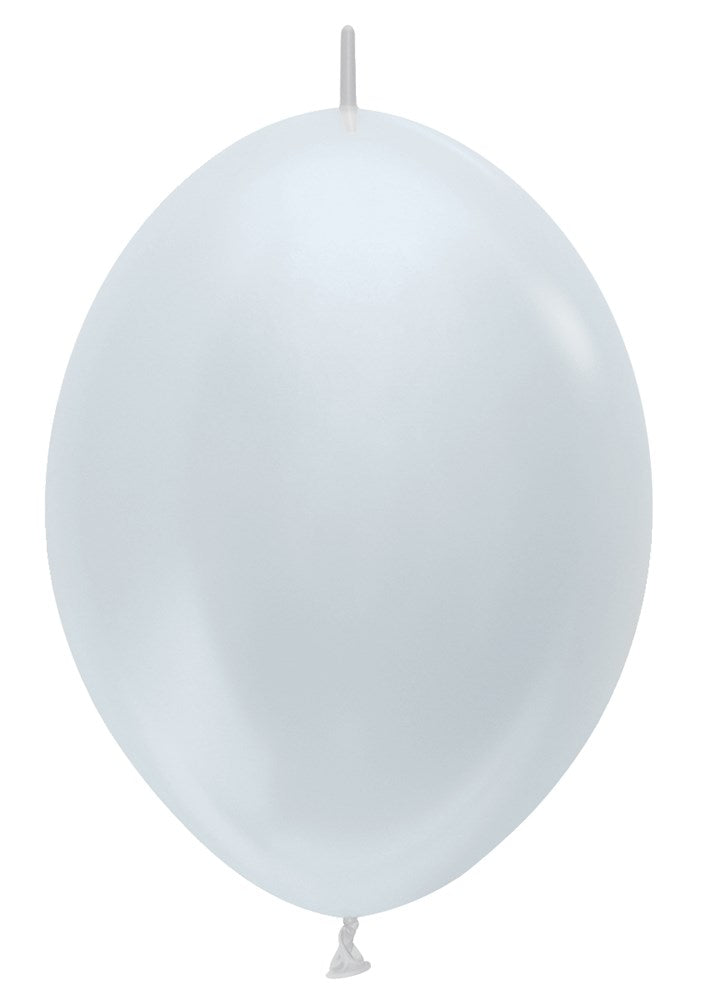 Pearl white 6-inch latex balloon with a glossy finish and oval shape.