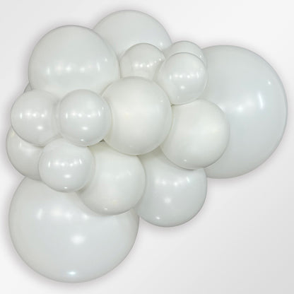 Sempertex Fashion White latex balloon color cluster showing the shade across multiple balloon sizes