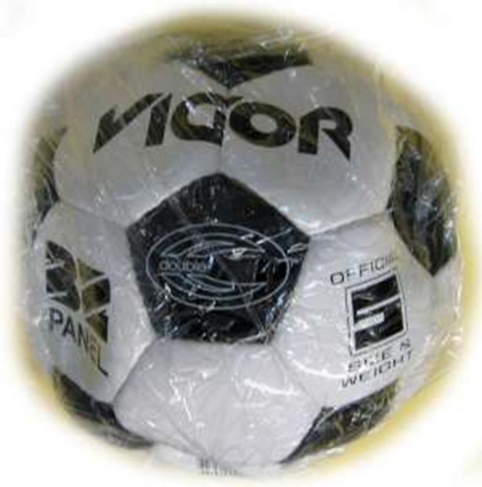 Balón de fútbol en blanco y negro
